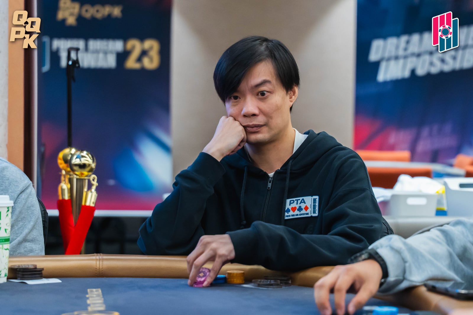Day 1E Ends with Chun Man Pang on the Bubble